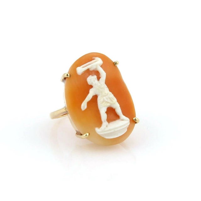 Shell Cameo Figure 14k Yellow Gold Oval Top Ring - Size 8.75 For Sale - Image 4 of 6