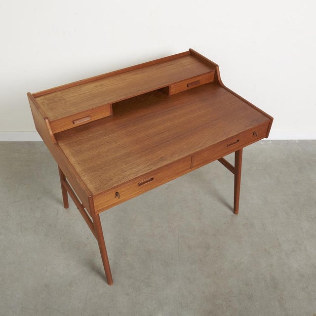 1960s Model 64 Writing Desk in Teak by Arne Wahl Iversen for Vinde Møbelfabrik, Denmark, 1960s For Sale - Image 5 of 14