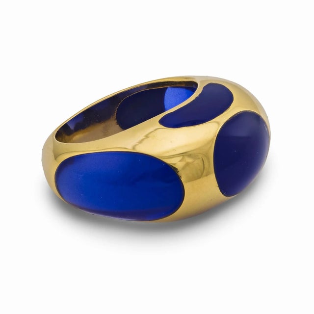 Vintage French Blue Resin 18k Yellow Gold Ring, Size 5.5 For Sale - Image 4 of 7