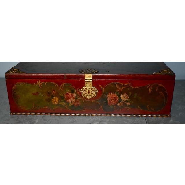 Antique Florentine Style Painted Box With Floral Details & Brass Fittings For Sale - Image 11 of 12
