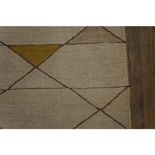 Early 20th Century 1930s Ivory Geometric Minimalist Antique French Deco Flat-Weave Rug 4' 9" X 6' 8" Wool Carpet For Sale - Image 5 of 9