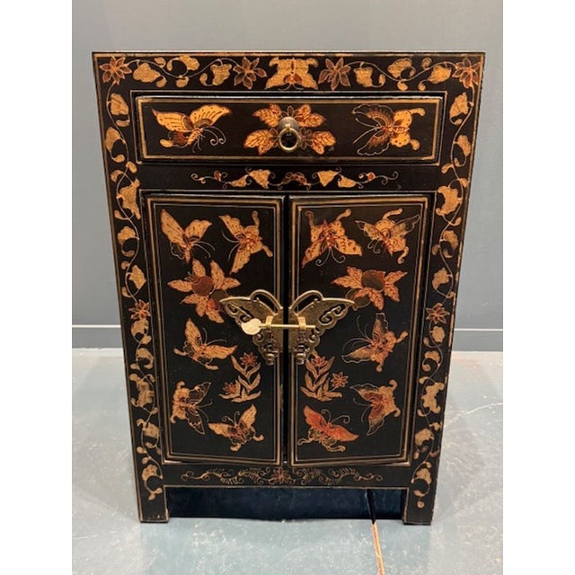 Traditional 19th Century Pair of Black Lacquered Chests With Gold Leaf Butterfly Pattern For Sale - Image 3 of 5