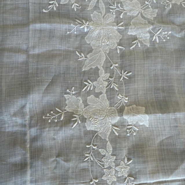 White Vintage French Embroidered Organdy Tablecloth and Napkin Set, 1930, Set of 13 For Sale - Image 8 of 11