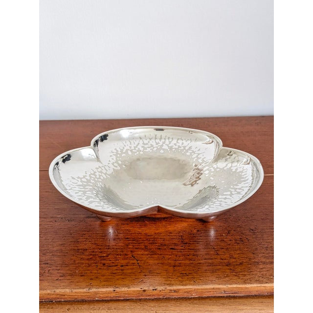 Mid-Century Modern Silver Plated Clover Ball Footed Dish from Elkington & Co, 1950s For Sale - Image 3 of 18