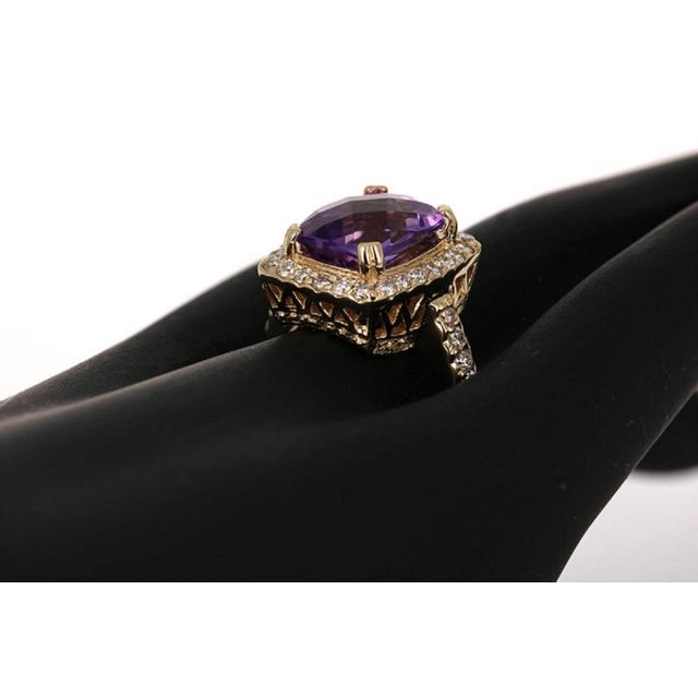 2020s 4.37 Carat Natural Amethyst Natural Diamond Yellow Gold Cocktail Ring, Size7 For Sale - Image 5 of 6