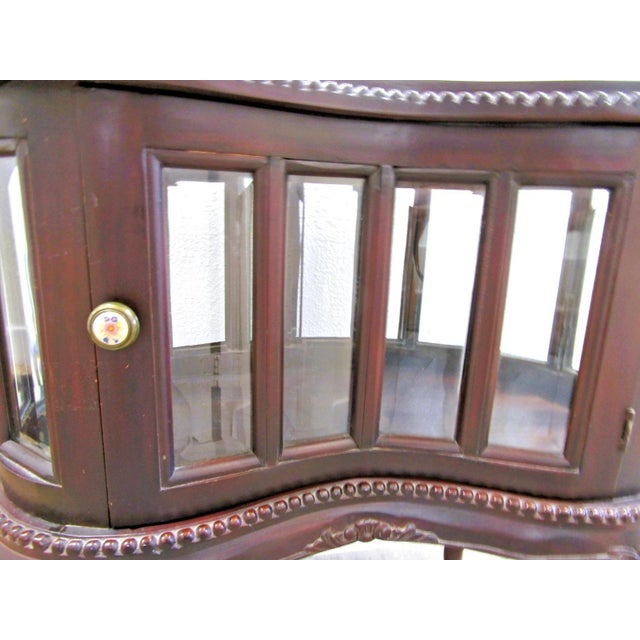 1930's Queen Anne Mahogany Kidney Shaped Beveled Glass Tray Top Drink Cabinet For Sale - Image 11 of 18