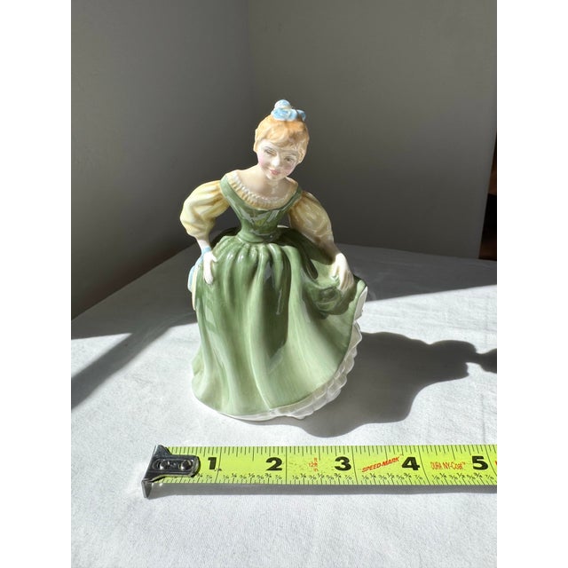 Mid 20th Century Royal Doulton Figurine ~ “Fair Maiden” ~ Hn 2211 For Sale - Image 10 of 12
