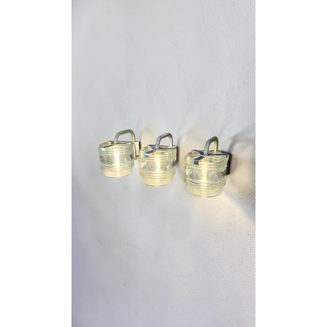 Silver Fresnel Metal and Printed Glass Wall Lamp by Tito Agnoli for Oluce, Italy, 1960s For Sale - Image 8 of 11