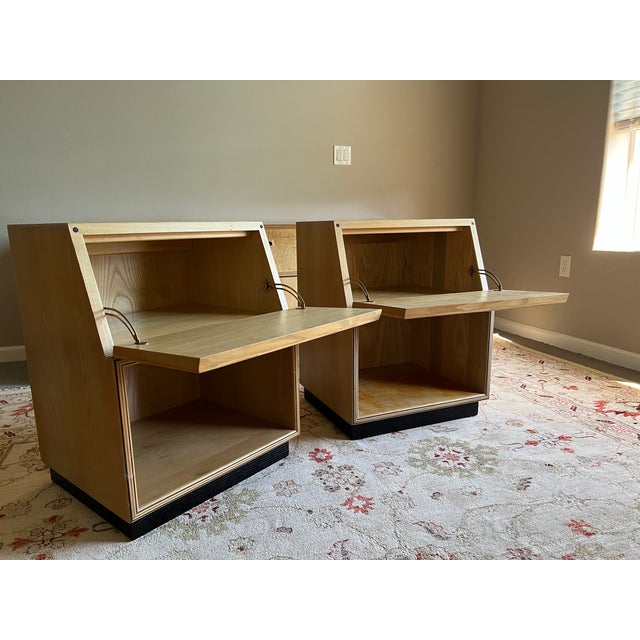 Henredon Pair of Vintage Henredon Scene Two Burlwood Nightstands For Sale - Image 4 of 10