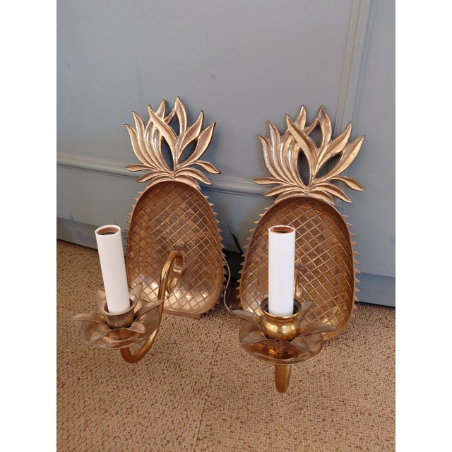 Vintage Hollywood Regency Pineapple Brass Wall Sconces – Pair For Sale - Image 4 of 5