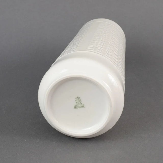 Vintage German White Porcelain Vase from H&C Heinrich, 1960s For Sale - Image 4 of 5