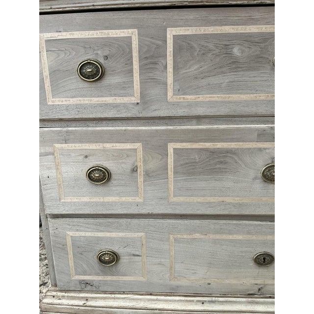 18th Century Italian Bleached Walnut Chest of Drawers with Inlay For Sale - Image 10 of 17