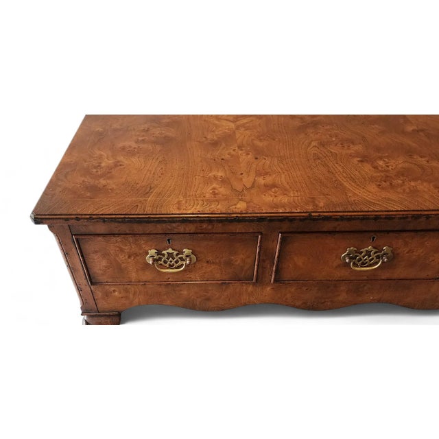 Burled Elm Queen Anne Style 4 Drawer Dining Room / Entrance Way Sideboard Cabinet, C1980s For Sale - Image 4 of 12