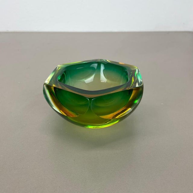 Murano Green Glass Sommerso Block Cube Ashtray from Flavio Poli, Italy, 1970s For Sale - Image 3 of 18