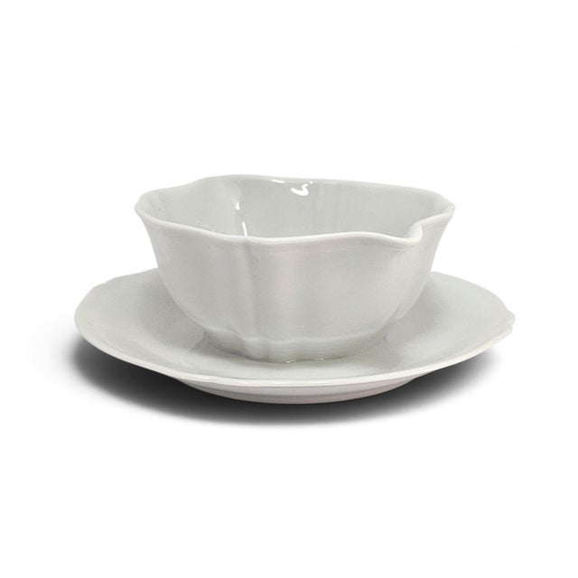 Mid-Century Limoges France White Porcelain Scalloped Gravy Boat With Attached Underplate For Sale In San Francisco - Image 6 of 9