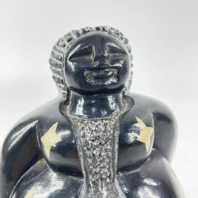 Stone Early 20th Century Shona Stone Woman Sculpture In The Style of Colleen For Sale - Image 7 of 9