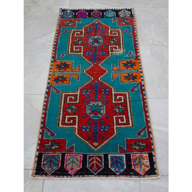 1970s Vintage Oushak Rug Hand Knotted Small Rug Mat - 1′8″ × 3′11″ For Sale - Image 12 of 14