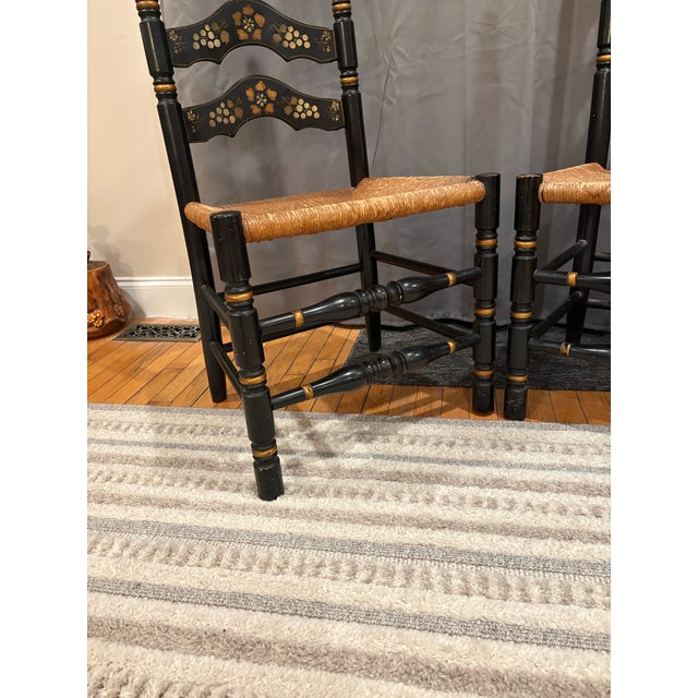 1970s Set of 2 Vintage Ladder-Back Chairs in Hitchcock Manner For Sale - Image 5 of 7