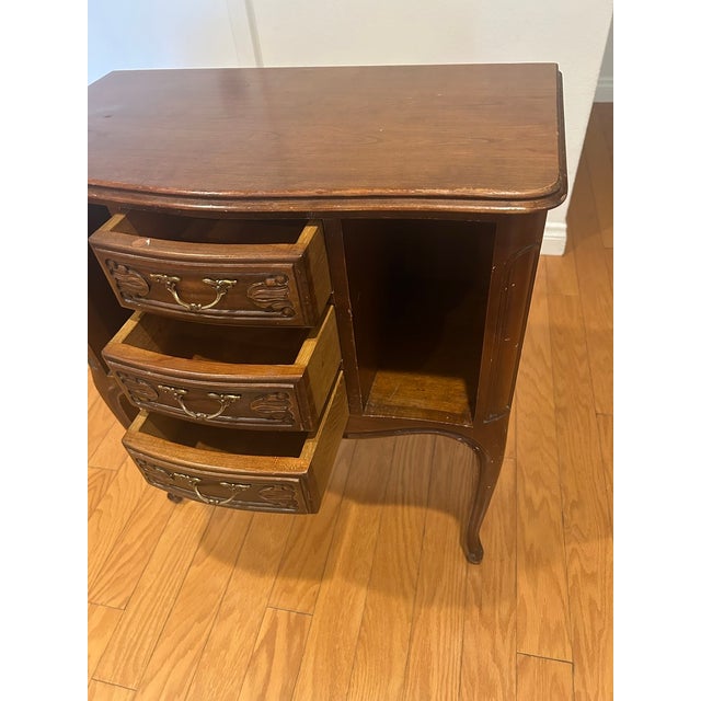 Mid 20th Century Antique Style Medium -Brown French Provincial Table Night Stand For Sale - Image 5 of 7