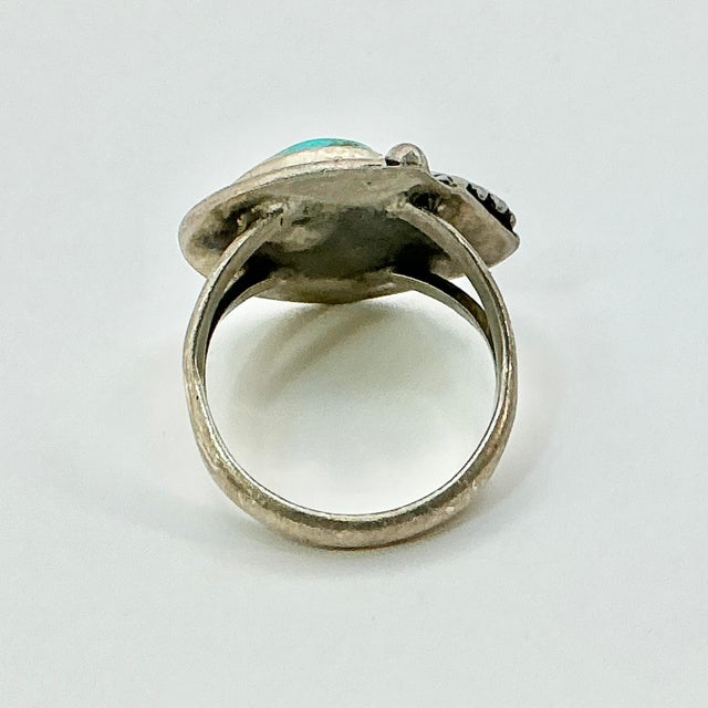 Metal 1970s Vintage Southwestern Navajo Boho Chic Sterling Leaf & Turquoise Ring, Size 7.25. For Sale - Image 7 of 10