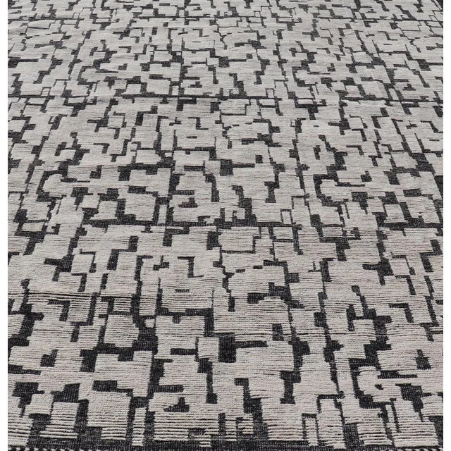 Tribal Keivan Woven Arts Large Moroccan Contemporary Rug in White and Black 9'10 X 15'2 For Sale - Image 3 of 11