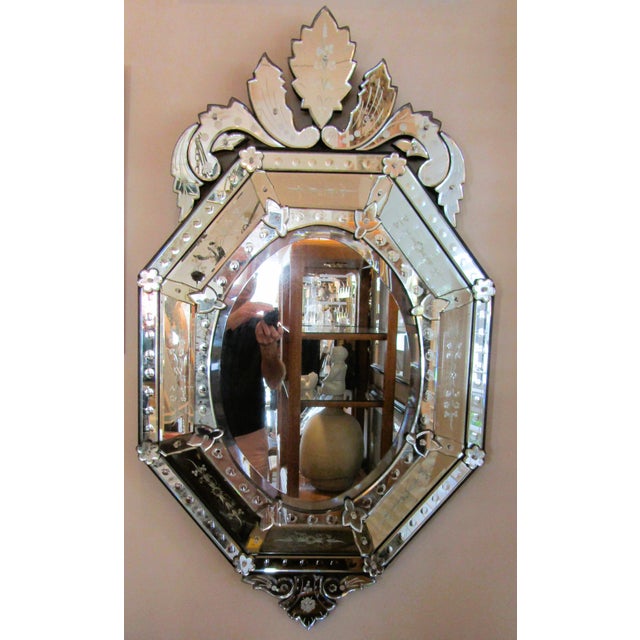 1920s Antique French Venetian Style Etched and Beveled Glass Wall Mirror Circa 1920s For Sale - Image 5 of 12