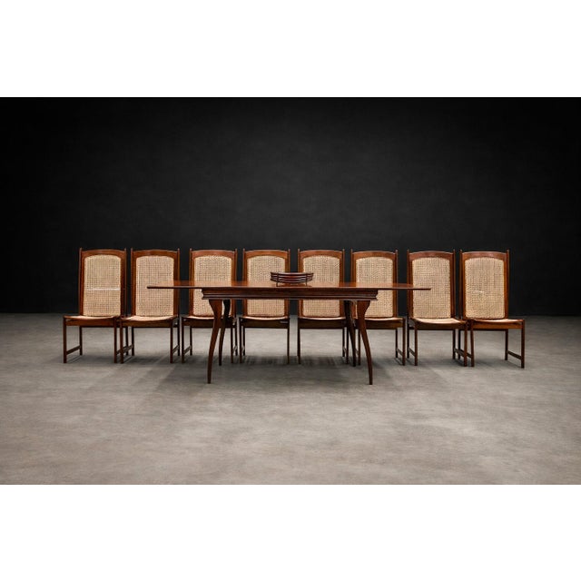 This Brazilian-made extendable dining table from the 1960s reflects the quiet sophistication and functional intelligence...