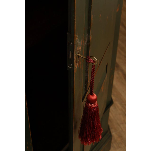 American Country Primitive Style Painted Linen Cabinet For Sale - Image 9 of 18