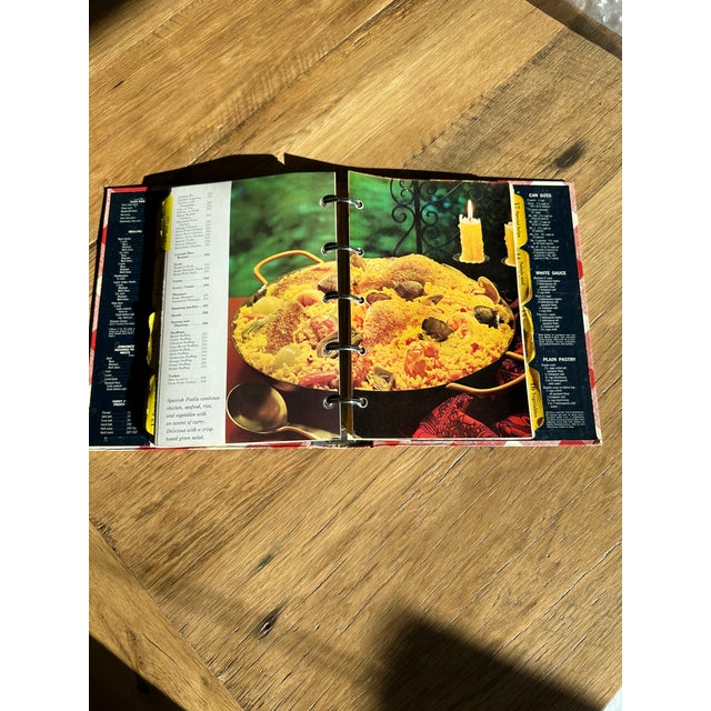 1960s Vintage 1968 Better Homes and Gardens Cookbook For Sale - Image 5 of 12