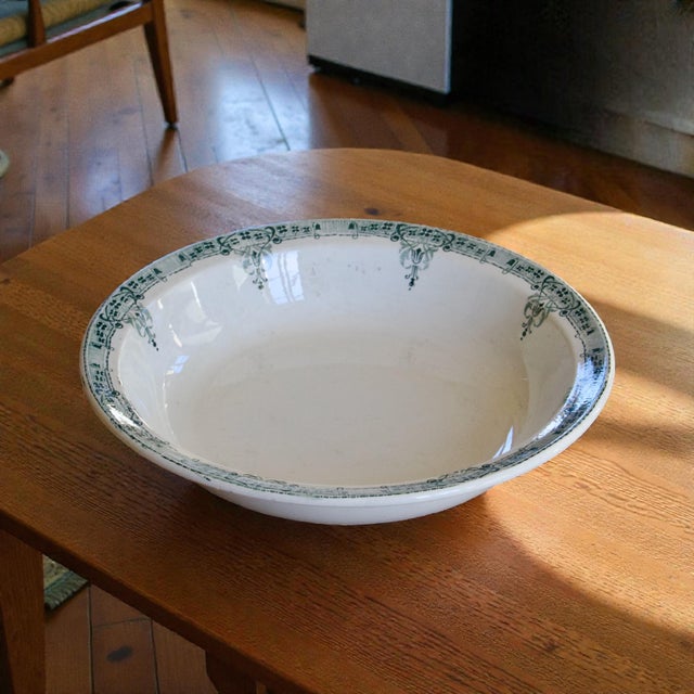 Large French Art Nouveau Salad Bowl from Sarreguemines, 1885 For Sale - Image 3 of 8