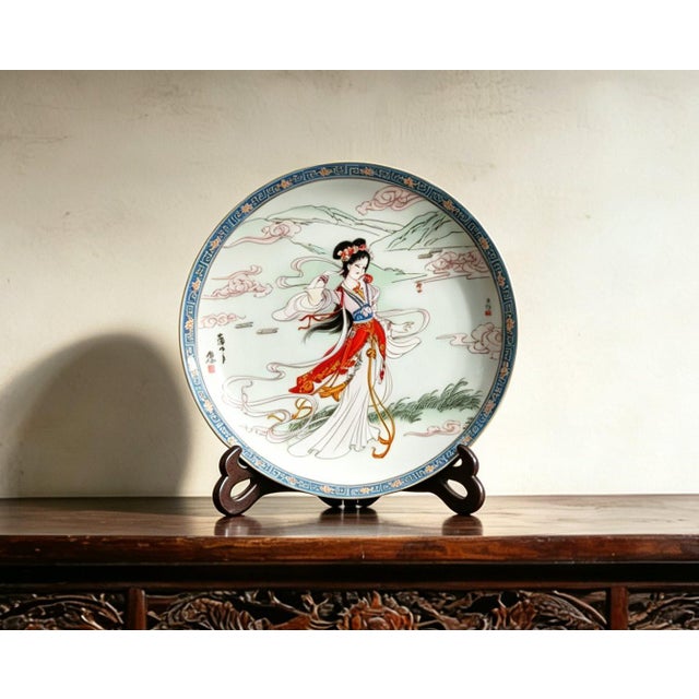 White Chinese Ceramic Plate,Famille Rose Porcelain Plate Hand Painted Beauty Figure Pattern For Sale - Image 8 of 11