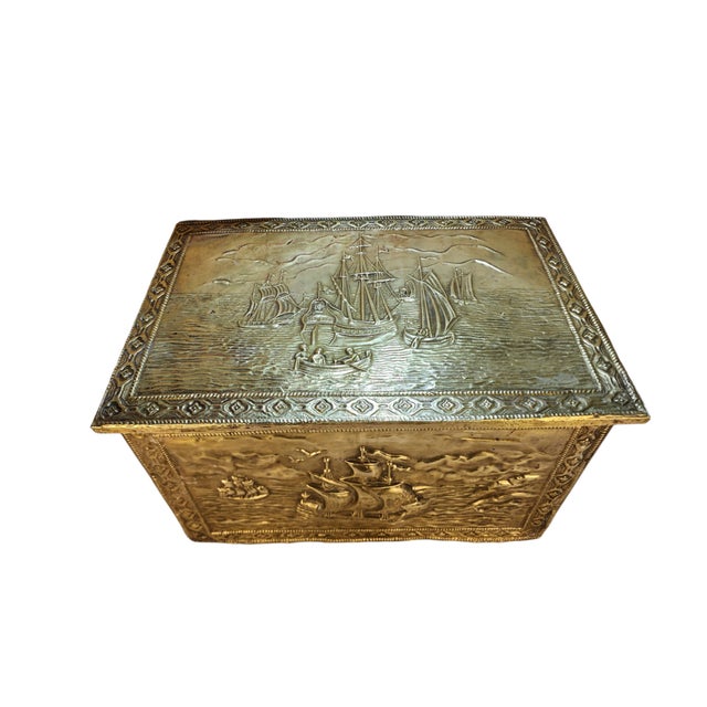 Early 1900s Antique Peerage England Coal Hob – Nautical Ship Design in Pressed Brass For Sale In Baton Rouge - Image 6 of 8