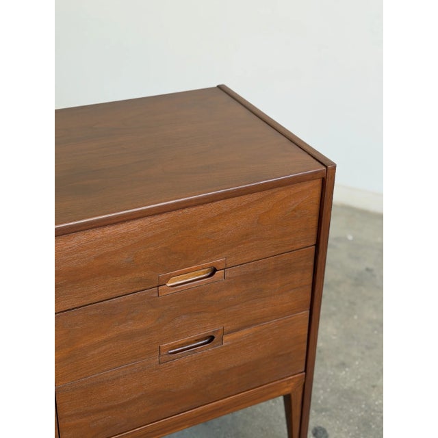 Mid-Century Modern Mid Century Modern 9 Drawer Dresser For Sale - Image 3 of 9