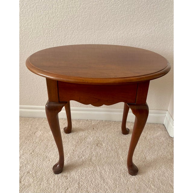 Brown Late 20th Century Traditional Pennsylvania House Queen Anne Style Solid Cherry Oval Accent Table With Drawer Excellent Condition. For Sale - Image 8 of 18