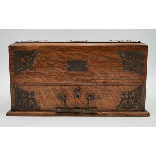 Brown Antique Asian Oriental Mahjong Set of 148 Tiles in Edwardian Oak Box, Set of 149 For Sale - Image 8 of 18