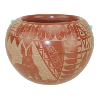 Red Starr Native American Sioux Pottery Pot Vase With Rabbit Motif, 1980's For Sale