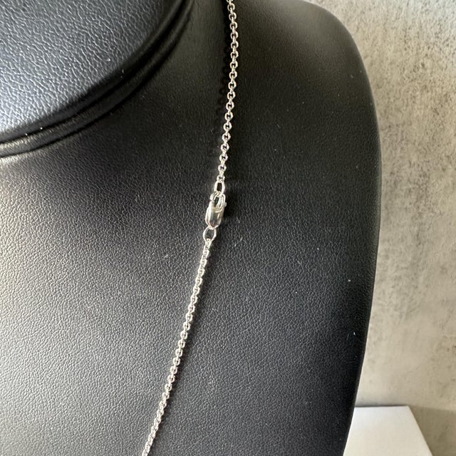 Estate Gray Silvery Pearl Station Necklace in 14kt White Gold, Pre-Loved For Sale - Image 4 of 5