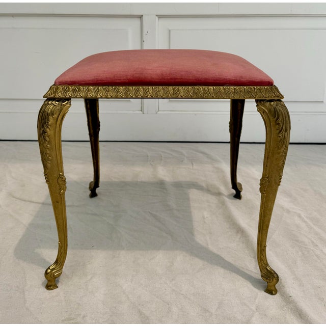 Louis XVI Rocco Style Brass Cabriole Leg Pink Upholstered Vanity Bench Stool For Sale In Los Angeles - Image 6 of 12