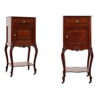 Walnut Louis XV Nightstands with Carrara Marble Tops, France, 1900, Set of 2 For Sale