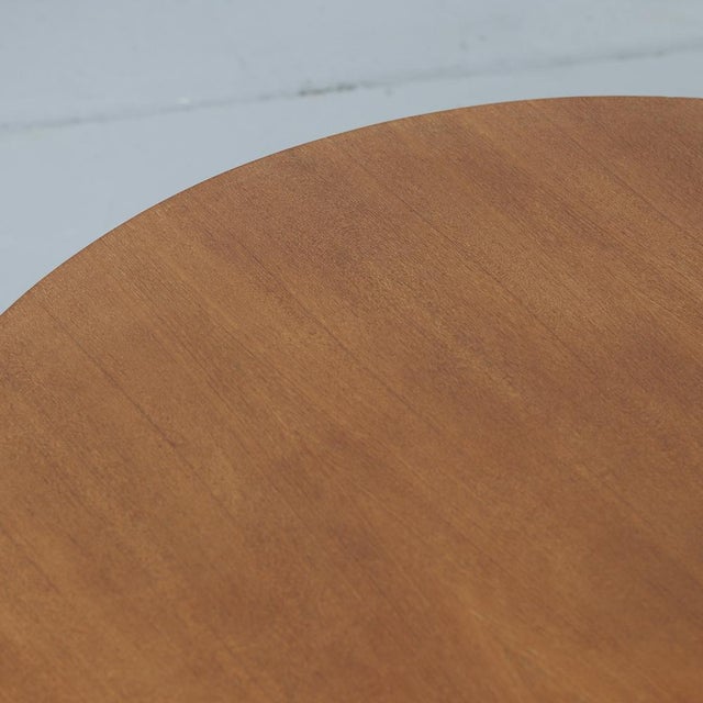 Mid-Century Modern Round Coffee Table, 1960s, in Very Good conditions. Designed 1960 to 1969