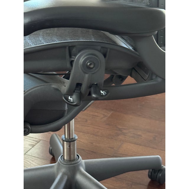 2010s Herman Miller Aeron Size C Ergonomic Office Chair - Adjustable, Black Mesh For Sale - Image 5 of 5