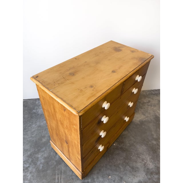 Mid 19th Century 19th Century English Pine Chest of Drawers For Sale - Image 5 of 6