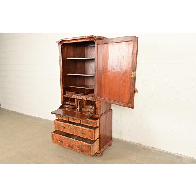 18th Century Antique English William & Mary Banded Walnut Mirror Front Secretary Desk With Bookcase Hutch For Sale In South Bend - Image 6 of 17