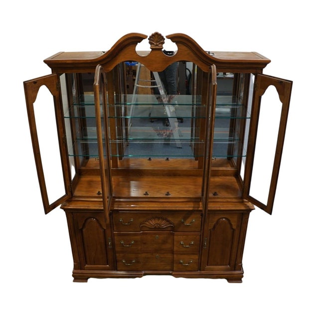 Broyhill Furniture Walnut Traditional Style 60" Buffet W. Lighted Display China Cabinet 631-7940-65 / 631-7940-66 For Sale In Kansas City - Image 6 of 16