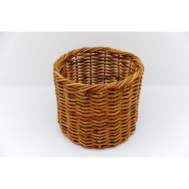 Mid-Century Modern Rattan Basket, Italy, 1960s For Sale - Image 4 of 10