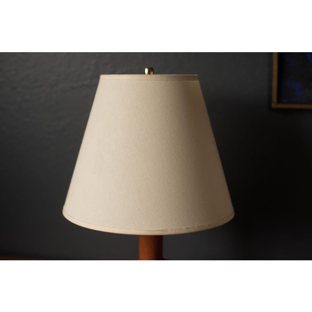 1960s Sculptural Pair of Scandinavian Mid-Century Modern Teak Wood Table Lamps For Sale - Image 5 of 10