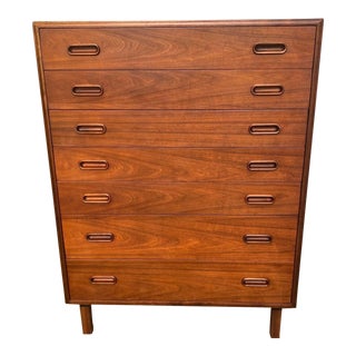 Vintage 1960s Authentic Mid Century Modern MCM Jack Cartwright Walnut Tall / Highboy Dresser for Founders Chest of Drawers For Sale