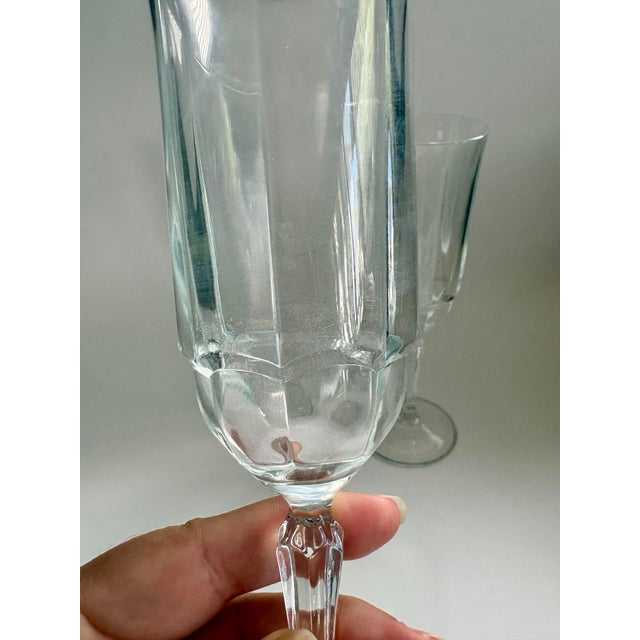 1980s Vintage Arcoroc Fluted Champagne Glasses – Arcade Bengale Pattern - Set of 2 For Sale - Image 5 of 9