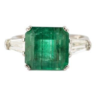 Vintage Platinum 4.35ctw Gia Green Emerald Diamond Three Stone Cocktail Ring, Size 4.25 For Sale