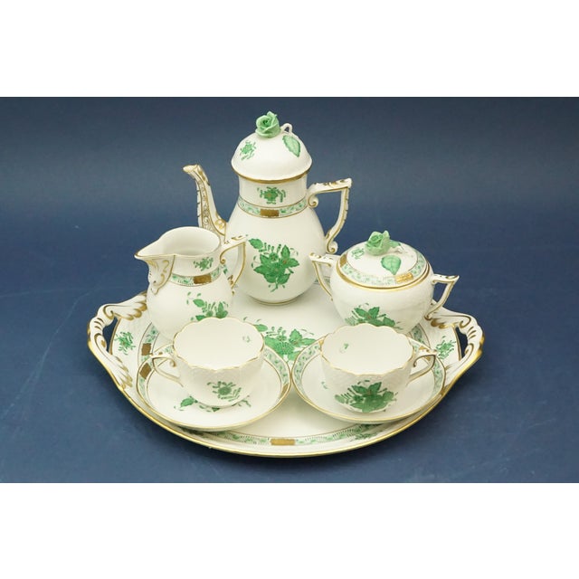 MEASUREMENTS: Coffee pot: Height: 16.8 cm; Width: 14.5 cm; Depth: 9 cm Milk jug: Height: 9.2 cm; Width: 10 cm; Depth: 7.2...